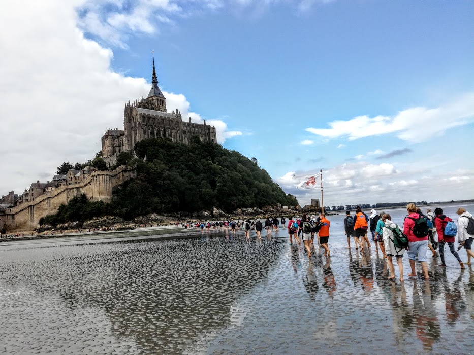Mont-Saint-Michel. La voici la Merveille façonnée dans le granite de l'île de Chausey (Photo FC)