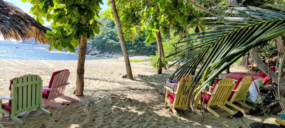 Qui n'a pas rêvé d'une telle plage bordant le Pacifique ? Une cerveza, un Pinot Grigio bien frais..., bonheur assuré ! Photo © François Collombet